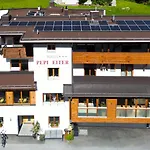 Quality Hosts Arlberg - Haus Pepi Eiter بيت ضيافة 3*