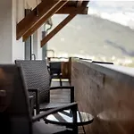 بيت ضيافة Quality Hosts Arlberg - Haus Pepi Eiter 3*