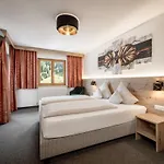 Quality Hosts Arlberg - Haus Pepi Eiter 3*