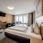 Quality Hosts Arlberg - Haus Pepi Eiter 3*