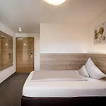 بيت ضيافة Quality Hosts Arlberg - Haus Pepi Eiter