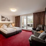 Quality Hosts Arlberg - Haus Pepi Eiter بيت ضيافة 3*