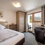 Quality Hosts Arlberg - Haus Pepi Eiter 3*