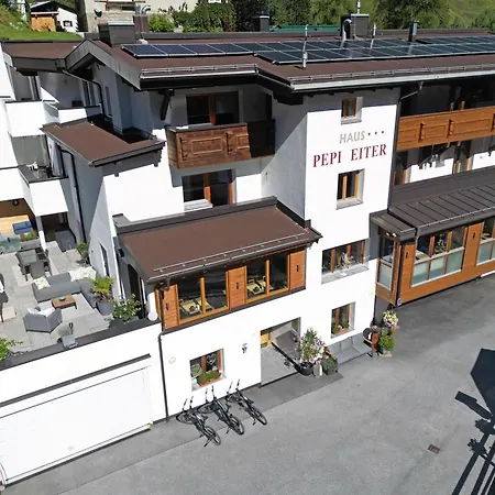 게스트하우스 Quality Hosts Arlberg - Haus Pepi Eiter - Inklusive Sommer-karte Premium 장크트안톤암아를베르크