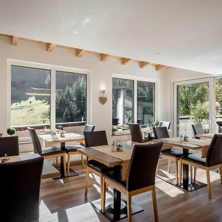 Pensjonat Quality Hosts Arlberg - Haus Pepi Eiter