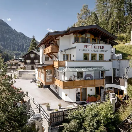 Quality Hosts Arlberg - Haus Pepi Eiter Guest house