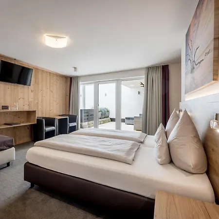Quality Hosts Arlberg - Haus Pepi Eiter 3*