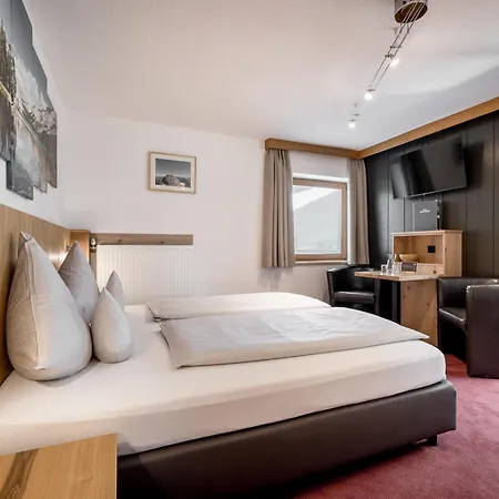 Quality Hosts Arlberg - Haus Pepi Eiter 3*