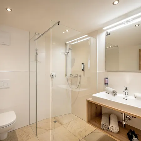 게스트하우스 Quality Hosts Arlberg - Haus Pepi Eiter - Inklusive Sommer-karte Premium 장크트안톤암아를베르크