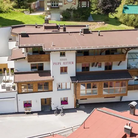 게스트하우스 Quality Hosts Arlberg - Haus Pepi Eiter - Inklusive Sommer-karte Premium 장크트안톤암아를베르크