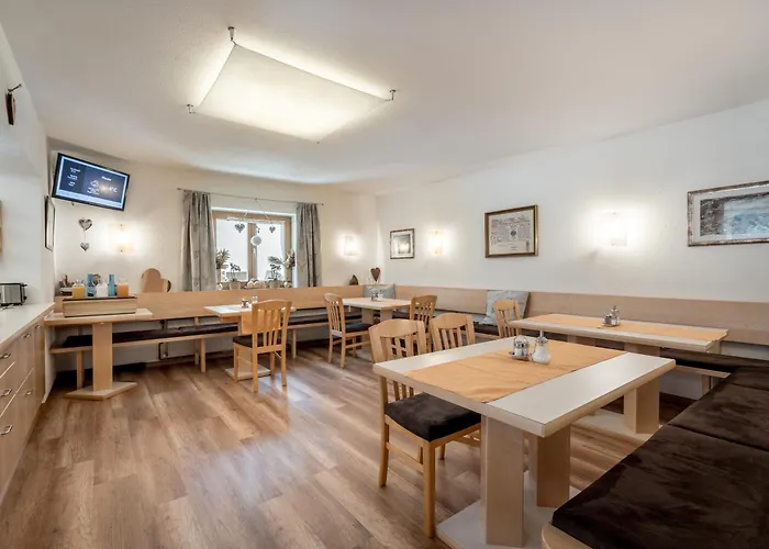 Quality Hosts Arlberg - Haus Pepi Eiter 게스트하우스 3*