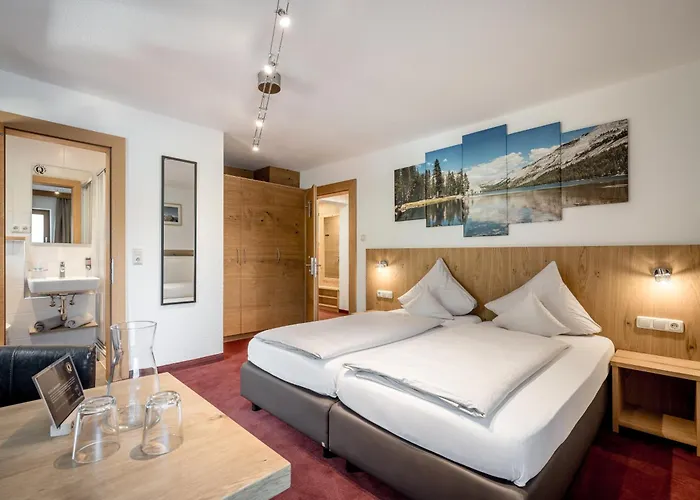 Quality Hosts Arlberg - Haus Pepi Eiter Pensionat 3*