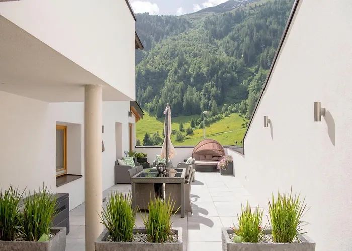 بيت ضيافة Quality Hosts Arlberg - Haus Pepi Eiter 3*