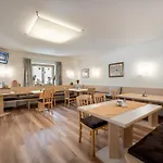 Quality Hosts Arlberg - Haus Pepi Eiter Pensionat 3*
