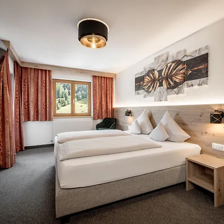 Quality Hosts Arlberg - Haus Pepi Eiter - Inklusive Sommer-karte Premium 3*