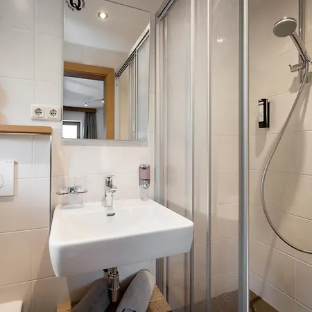 Pensión Quality Hosts Arlberg - Haus Pepi Eiter - Inklusive Sommer-karte Premium Sankt Anton am Arlberg