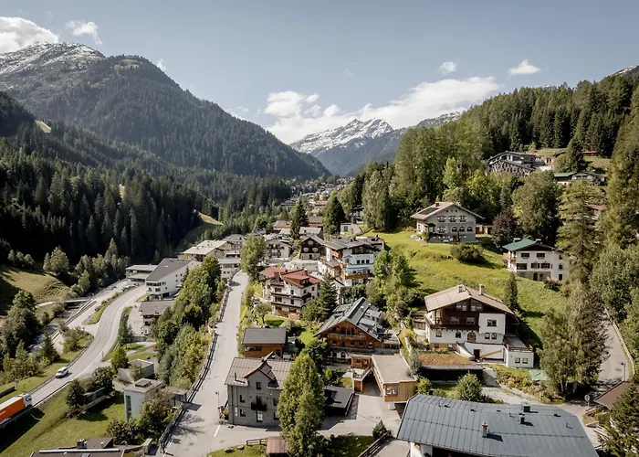 Quality Hosts Arlberg - Haus Pepi Eiter 3*