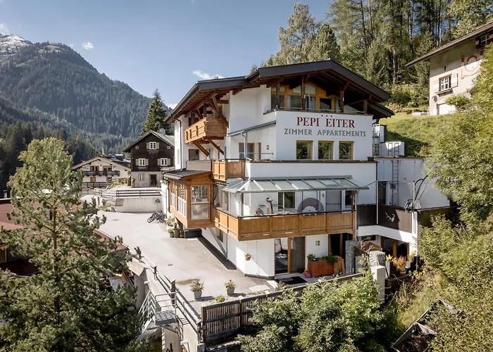 Quality Hosts Arlberg - Haus Pepi Eiter Гостевой дом