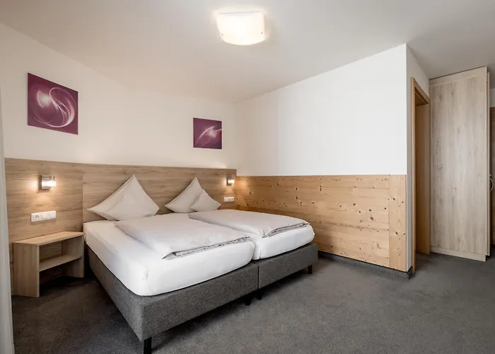 Quality Hosts Arlberg - Haus Pepi Eiter Гостевой дом